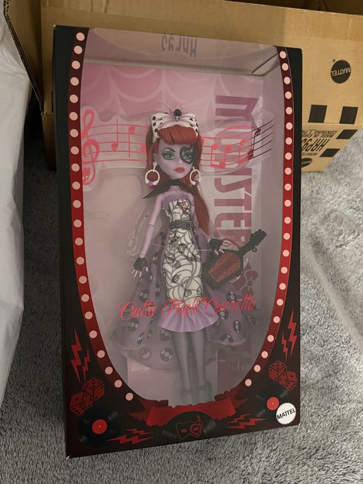 Operetta Fang Club Monster high