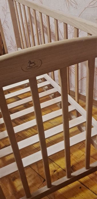 Дитяча кроватка-гойдалка