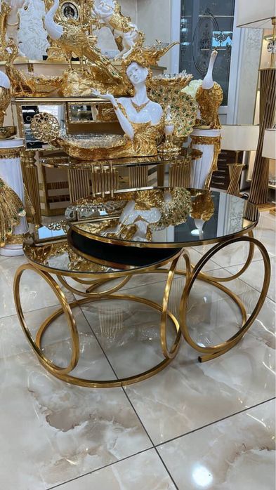 Столики з дзеркальним ефектом для вітальні