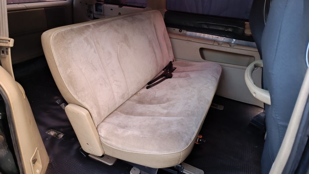 Автомобіль Plymouth Voyager