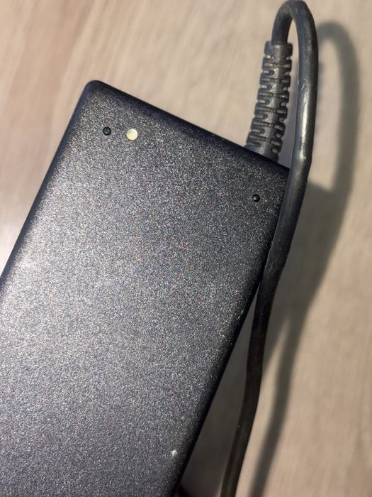 Asus zasilacz sieciowy do laptopa