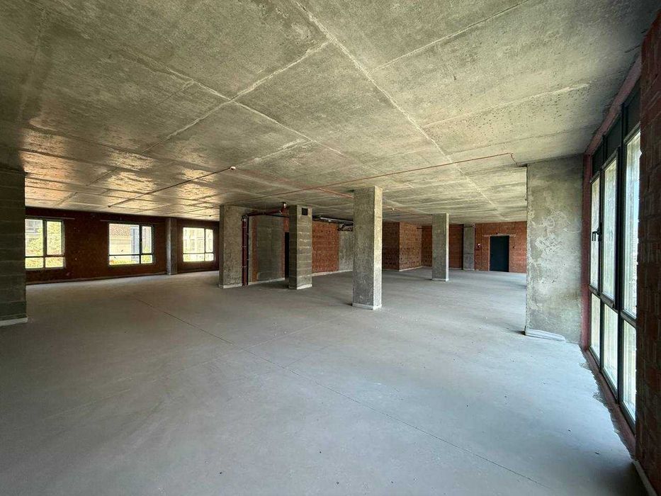 Продам офісне приміщення в ЖК "Geneve" 240 м2