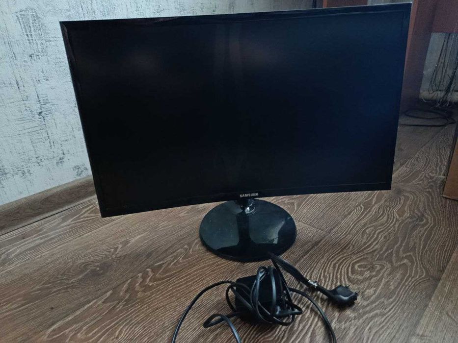 Монитор  SAMSUNG (с дефектом)
