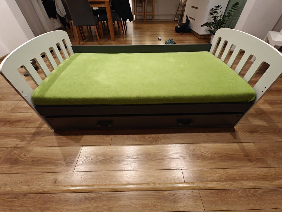 Łóżko dziecięce 80x160 z szufladą na kółkach – bardzo dobry stan (2 sz