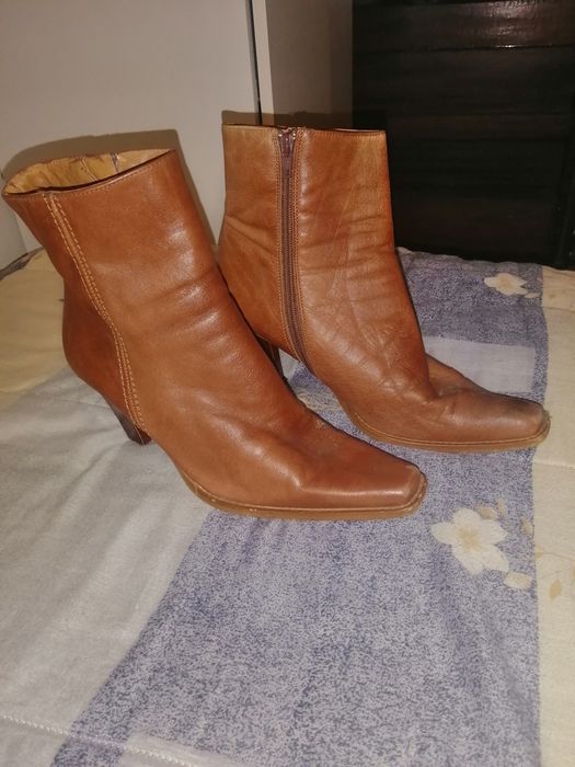 Botas de pele salto alto