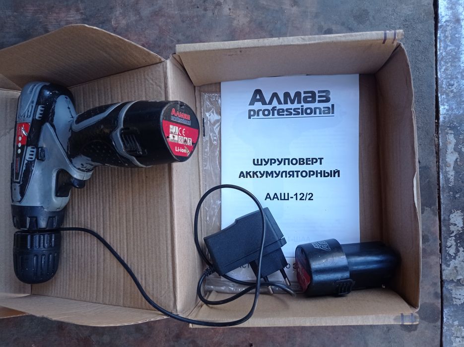 Продам шуруповерт шурупокрут акумуляторний алмаз.