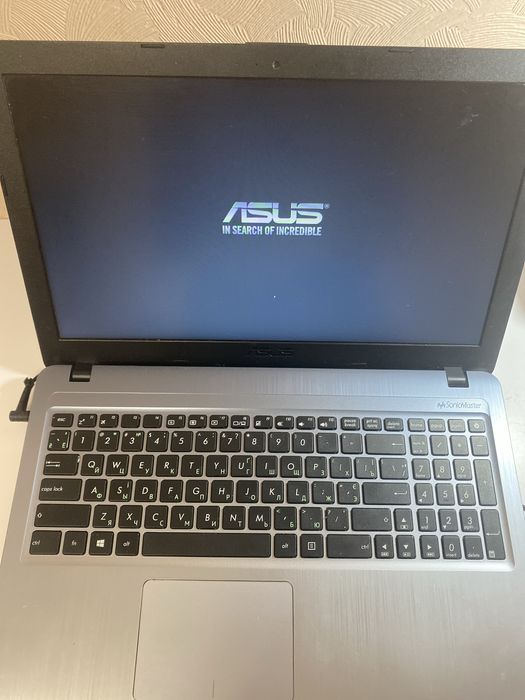 Ноутбук у хорошому стані ASUS VivoBook