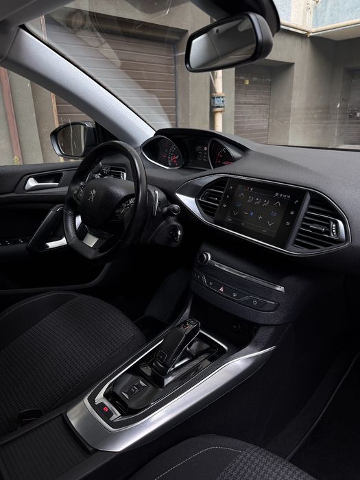 Peugeot 308 1.5blueHDI автомат 8ст