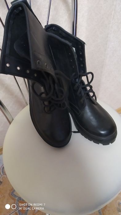 Берцы " кожа" демисезонные (41 и 42 раз.).