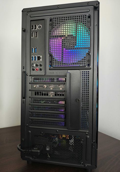 I5 10400F • RTX 2070 • 16GB RAM • SSD - komputer do gier RGB