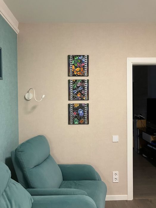 Картина Райдужні метелики, 30×30 акріл, авторська, гачечок у подарунок