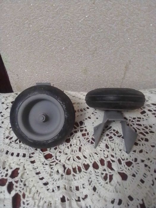 Колеса тяжёлые крепкие на тачку грузовую