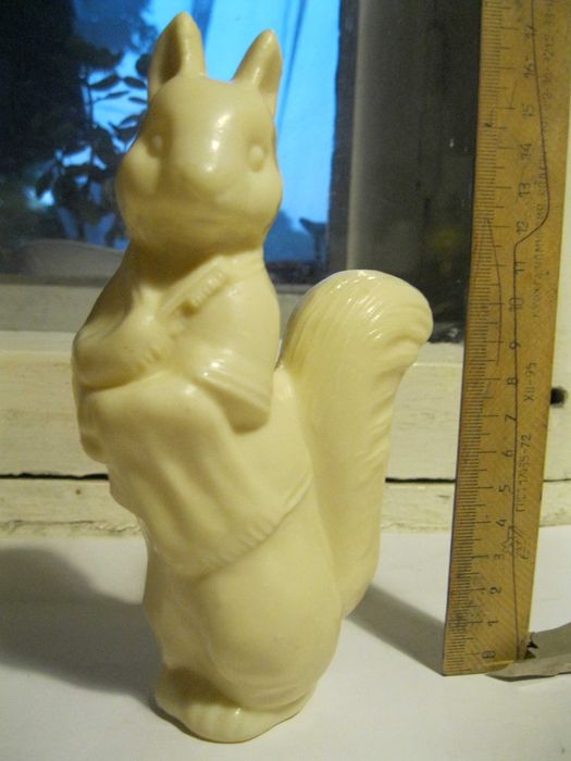 Игрушка дутыш  Белка с зубной щеткой и полотенцем СССР