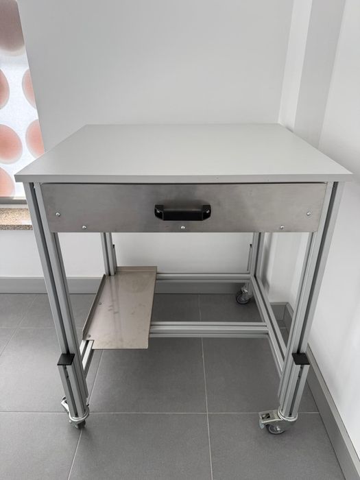 Bancada Técnica Industrial em Perfil Bosch com Gaveta Inox