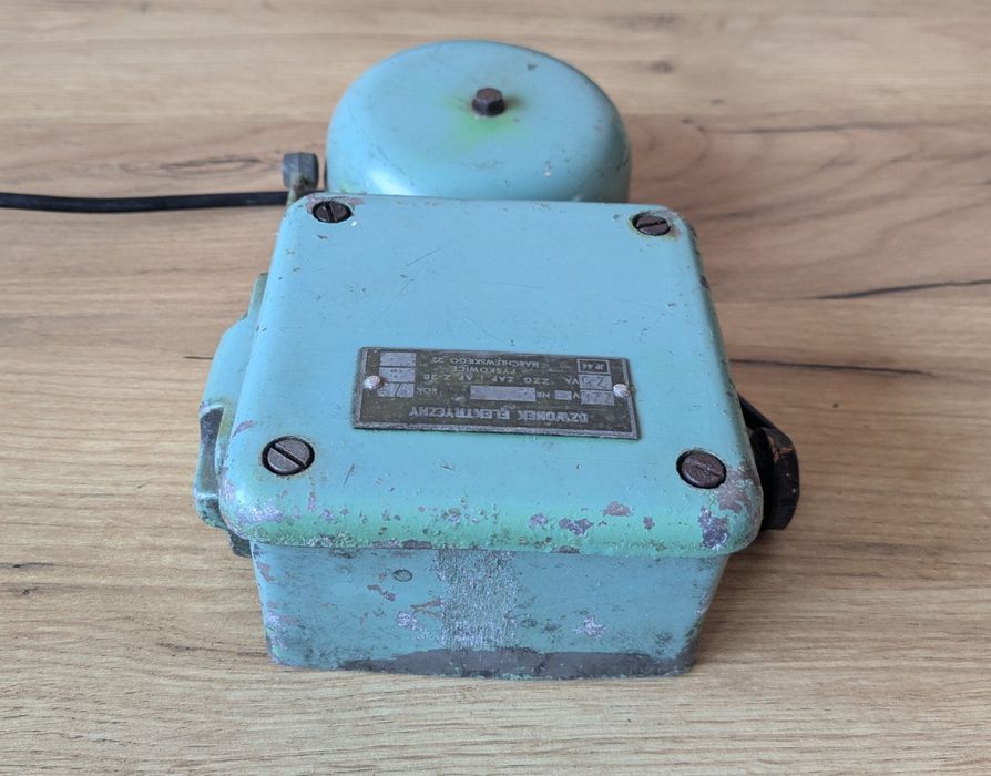 Zabytkowy działający dzwonek elektryczny 1975 PRL