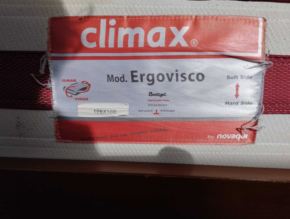 Cama casal king size c/estrado mesinhas e comoda - Bom estado
