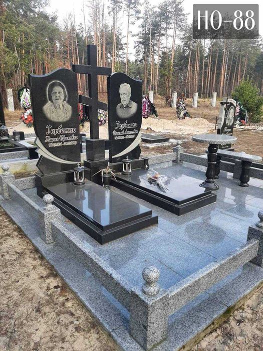 Подвійні пам'ятники з граніту | Коростишів