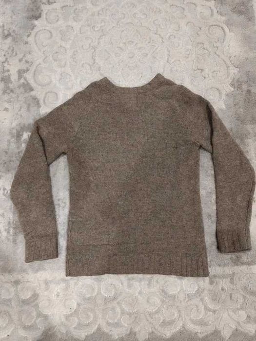 Sweter 100% Lambswool NN07 No Nationality V-Neck Łaty M