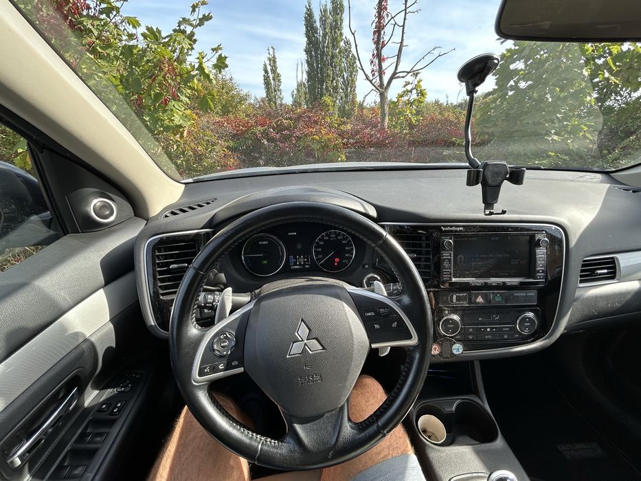 Mitsubishi Outlander 3