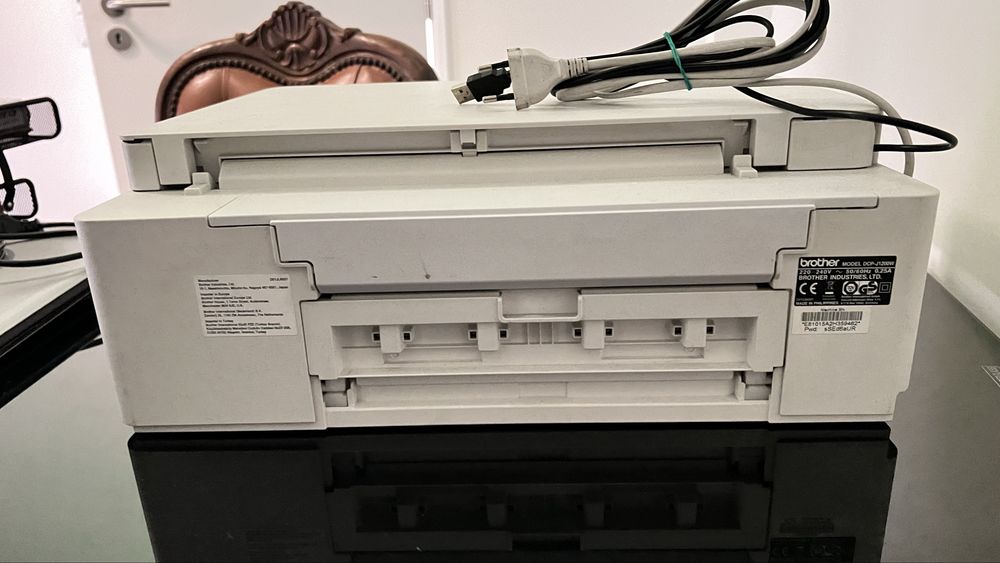 Brother DCP-J1200W, multifunções Wi-Fi (impressão, cópia e digitalização).