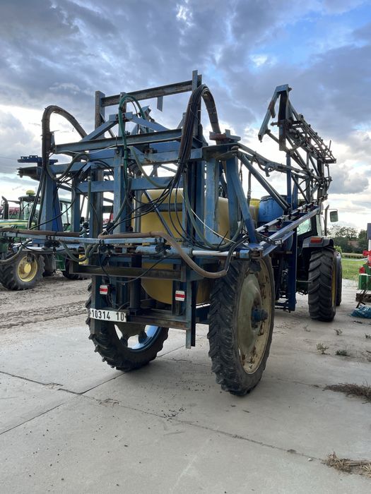 Opryskiwacz caruelle 3000l  24m komputer