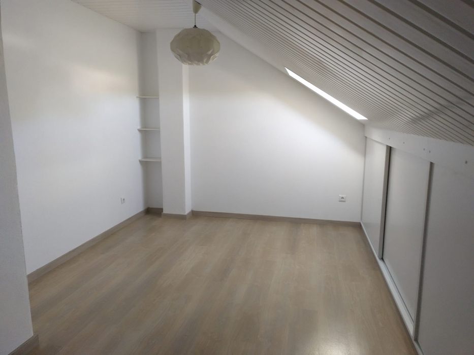 Apartamento T2 1 andar de uma moradia
