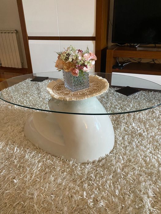 Mesa de Centro em Vidro – Design Moderno