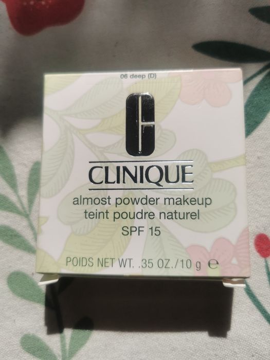 Clinique Almost Powder Makeup Podkład w kompakcie 06 deep 10g
