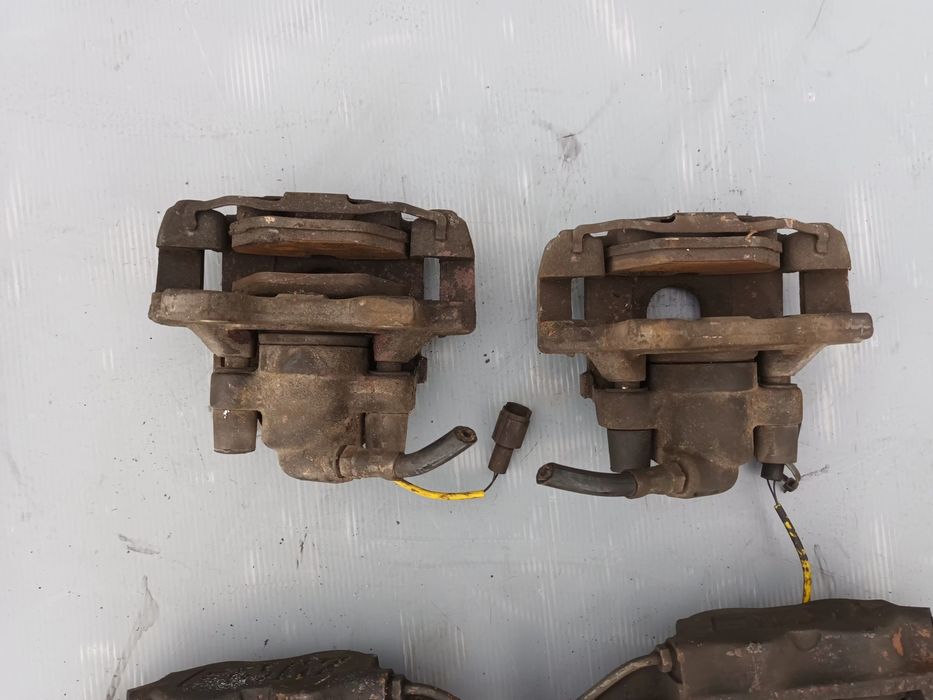 Zaciski czterotłoczkowe bmw e34 e32 750i m5 540i v8 535i 525i v8
