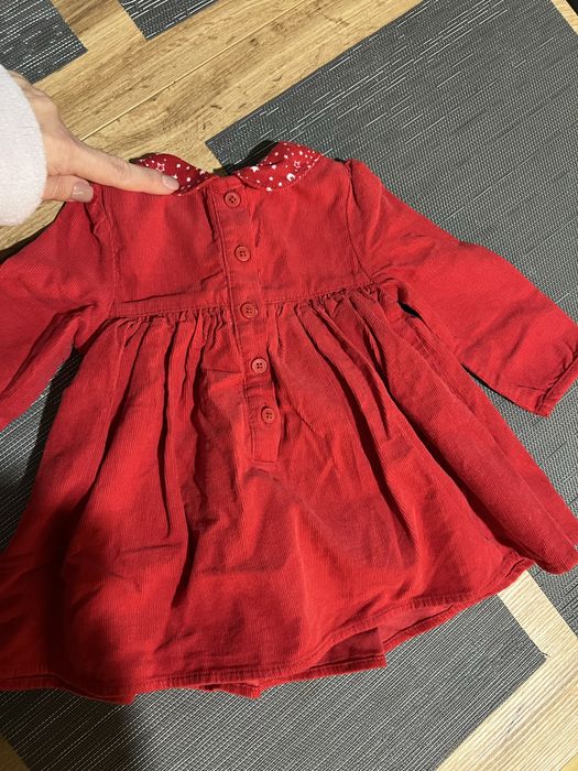 Святкова нова дитяча сукня 68 розміру дві пари нових колгот в подарун.