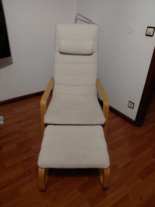 Poltrona com repousa pés