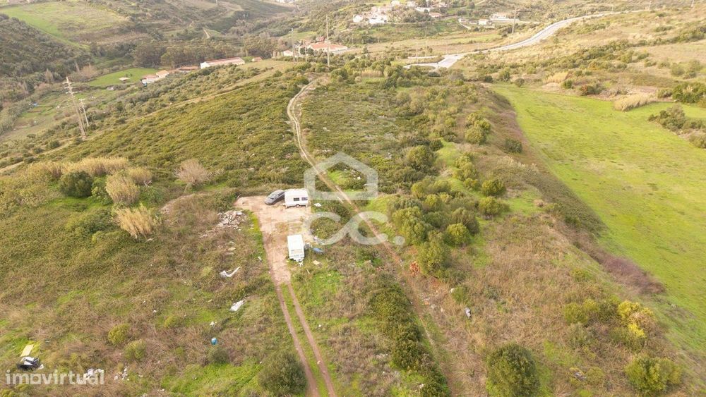 Terreno Misto com Vista Mar e Serra