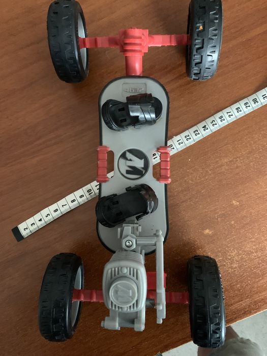 Extreme Skateboard Action Man та дві фігурки