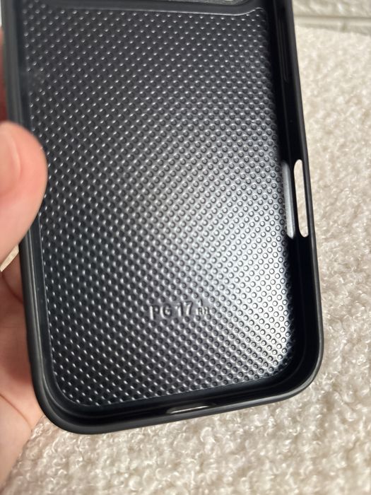 Чохол на iPhone 17
