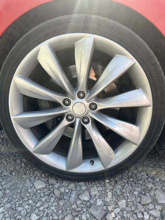 Продам диски Tesla R21