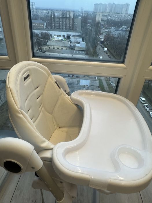 Стільчик для годування