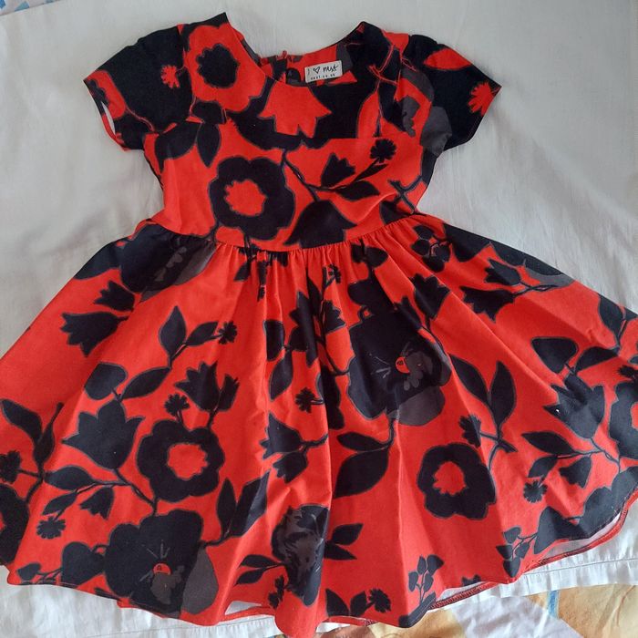 Платье  нарядное 110р