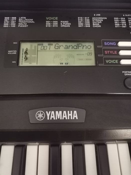 Синтезатор Yamaha EZ 220
