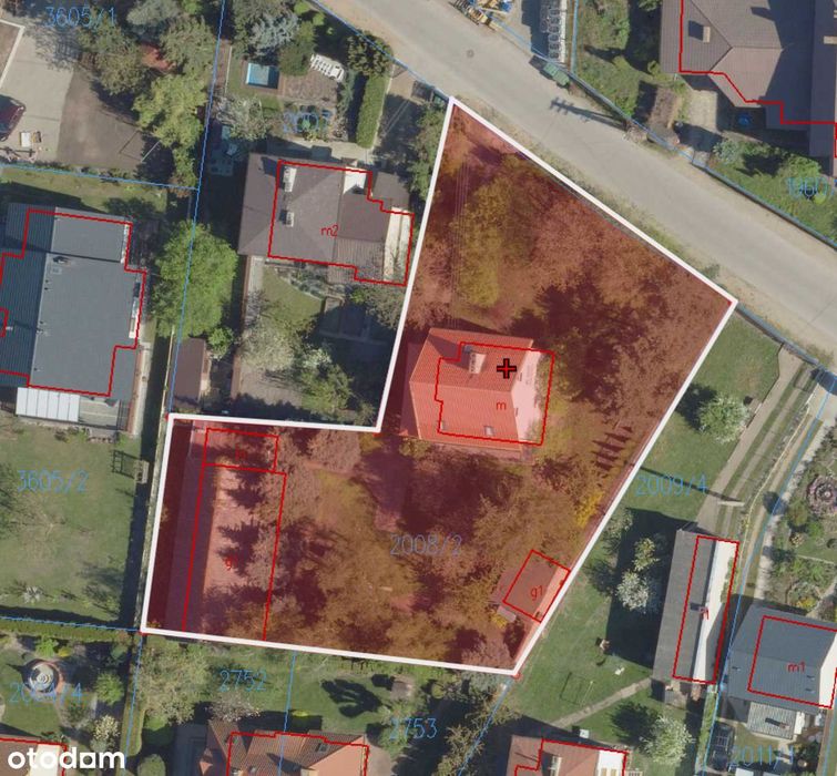 Duży dom z ogrodem i budynkami gospodarczymi blisko centrum Przasnysza
