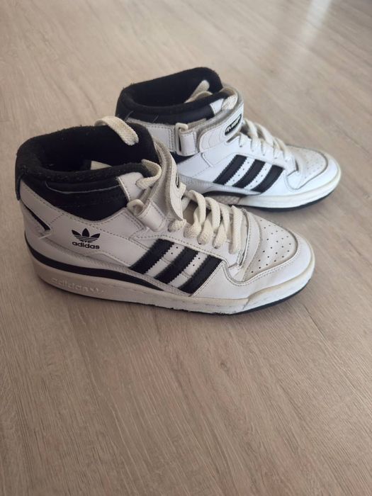 Кросіки адідас 37 eur