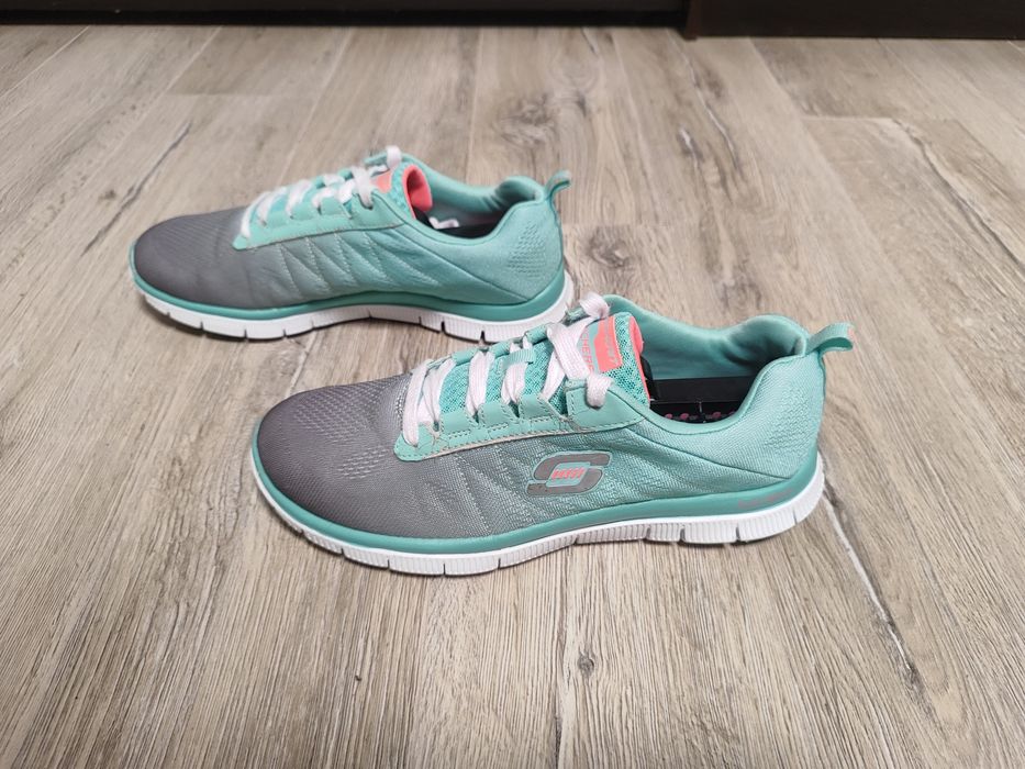 кросівки Skechers р-41