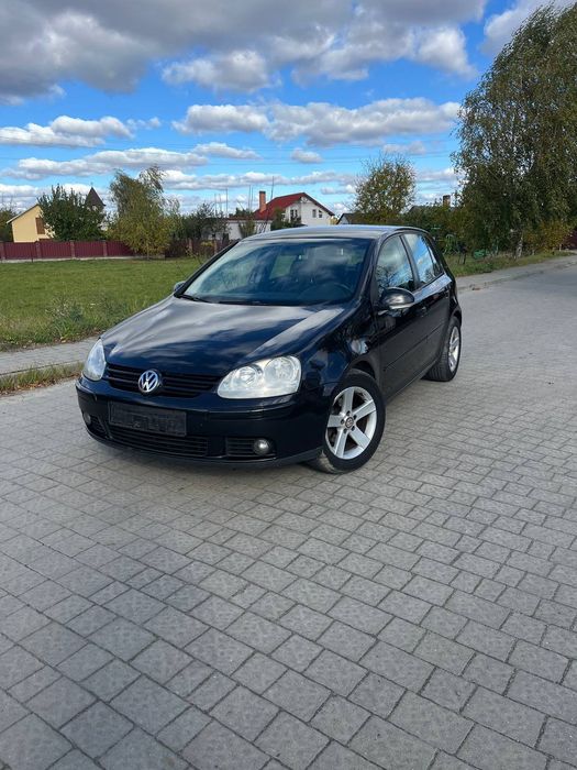 Гольф 5 , нерозмитнений