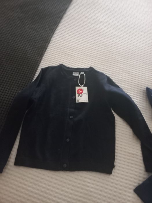 Casaco malha e t shirt menina