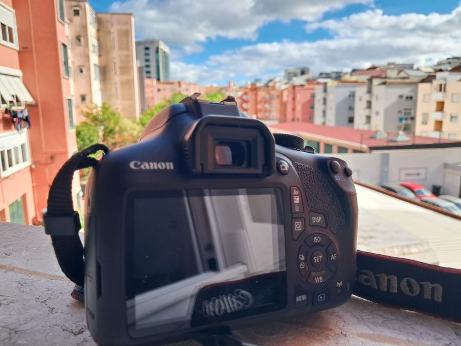 Camara fotográfica CANON 1300D
