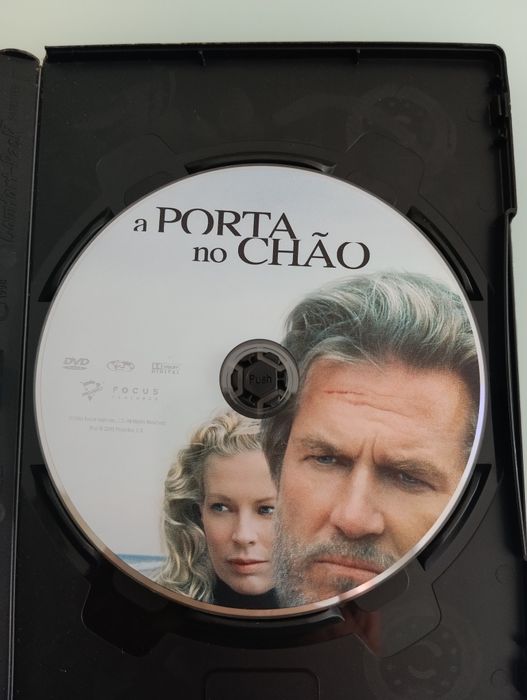 DVD a porta no chão