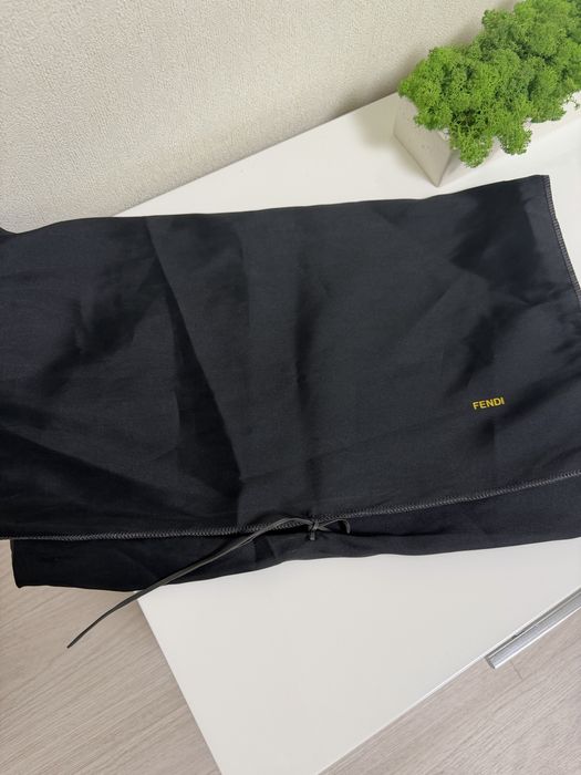 Чохол оригінал від Fendi
