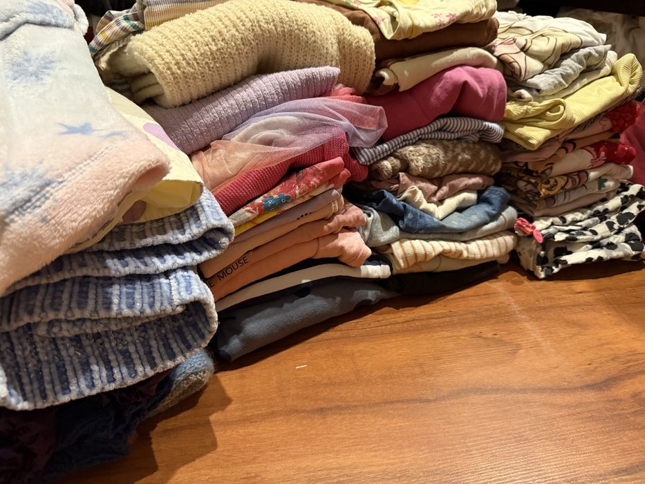 Речі на дівчинку 104 см