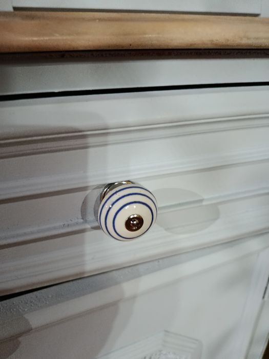 Um lindo aparador repaginado.