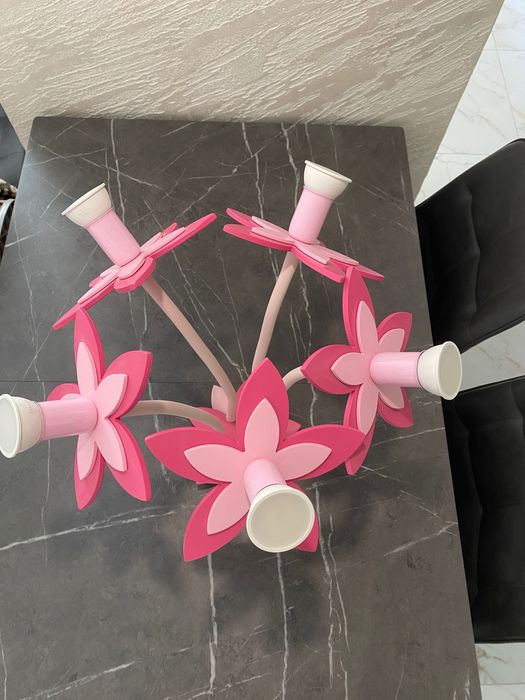 Люстра квітка в дитячу кімнату