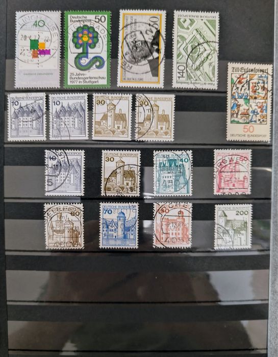 Niemieckie stemplowane znaczki z rocznika 1977